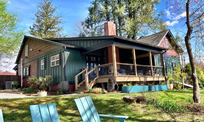 Canton House | Family & Dog Friendly House With Hot Tub OnThe Pigeon River Near Asheville, NC!