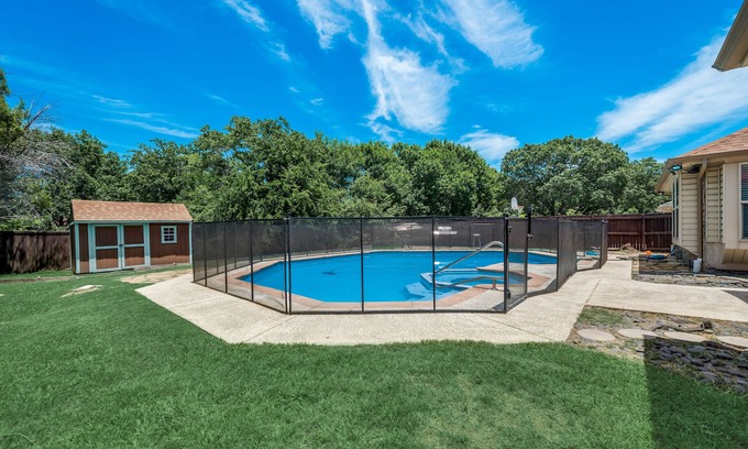Plano House | Family Dream Home, Arcade fun!, Huge Pool! 5 bedrooms, 3 baths