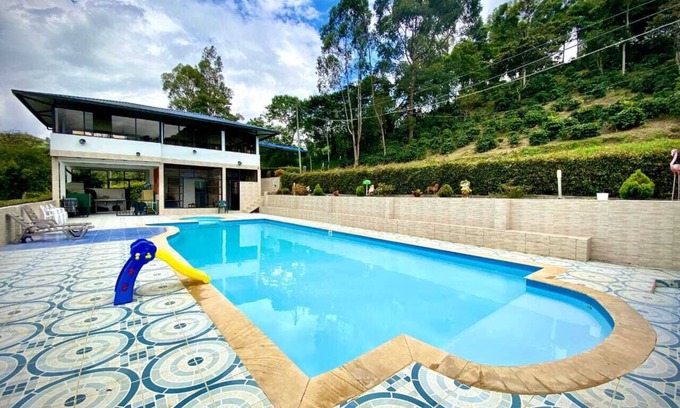 Bogota House | Family Estate full of charm and relaxation! 5 minutes from town