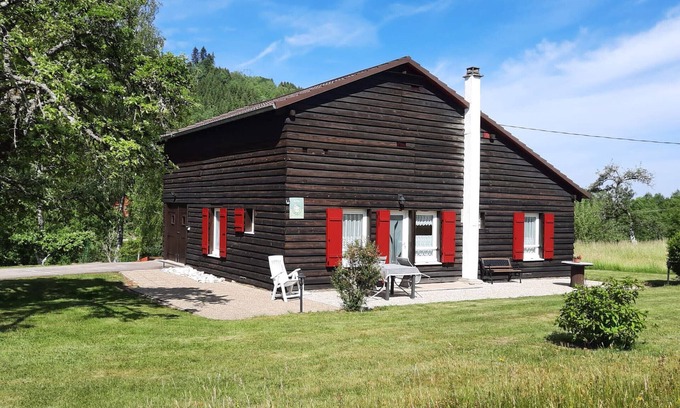 Ban-sur-Meurthe-Clefcy Cottage | Family-Friendly Chalet in Orchard with Modern Comforts & Spacious Terrace
