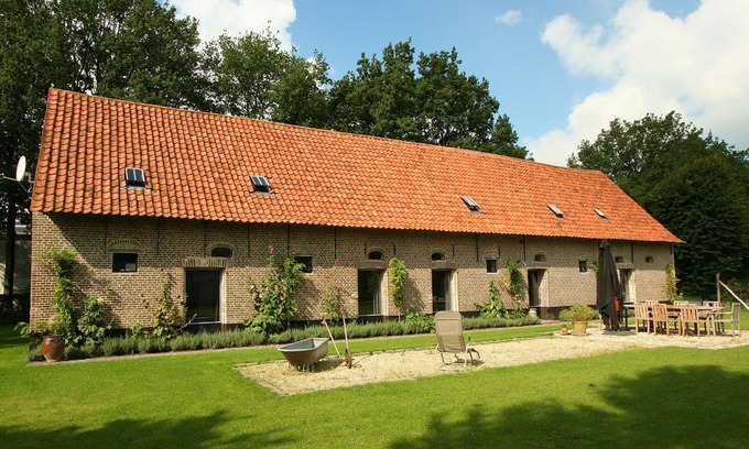 Beernem House | Family Farmhouse with Sauna