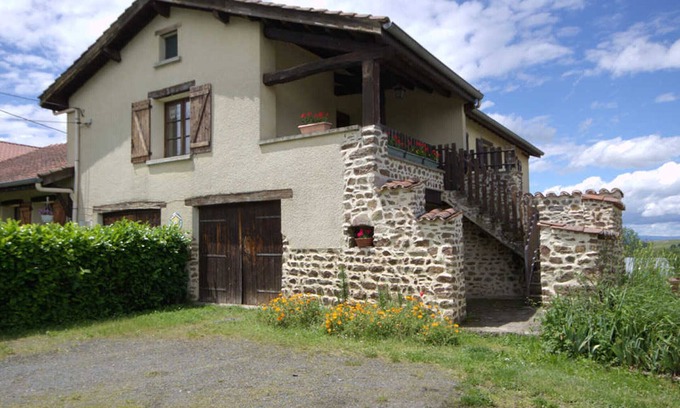Saint-Medard-en-Forez Cottage | Family-Friendly Cottage with Fireplace, Games & Nearby Attractions