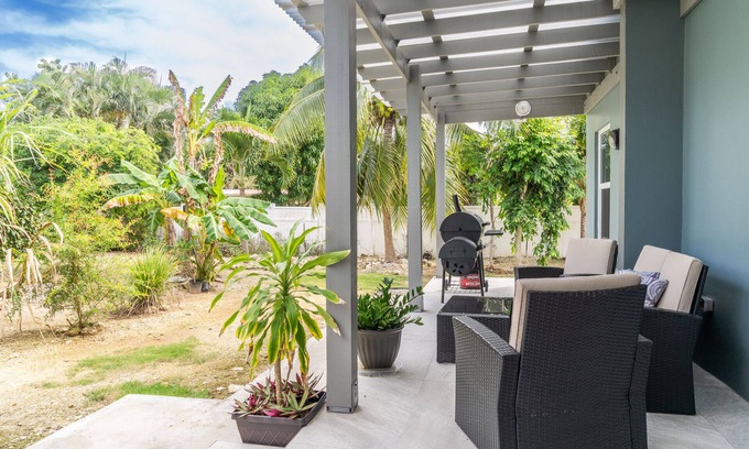 George Town Apartment | Family-friendly, 7 minutes from the beach! Only assistance animals allowed.