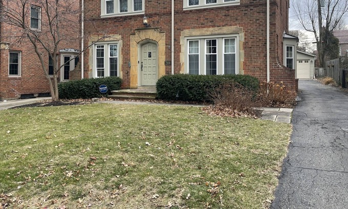University Heights House | Family Friendly Home near Clinic & Colleges