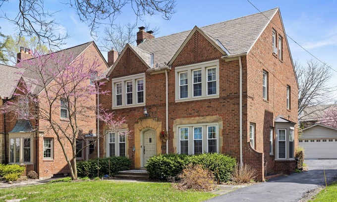 University Heights House | Family Friendly Home, Sleeps 12, 10 min to Cleveland Clinic. Space for Many!