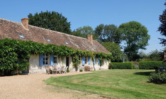 Prunay-Cassereau Other | Family-friendly farm house, pool & tennis court, with large garden, near Loire