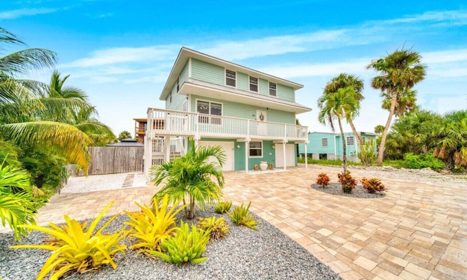 Fort Myers Beach House | Family Friendly Beach Home with Large Heated Pool