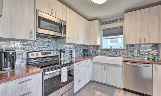 South Padre Island Cottage | Family-friendly South Padre Island Escape w/Grill