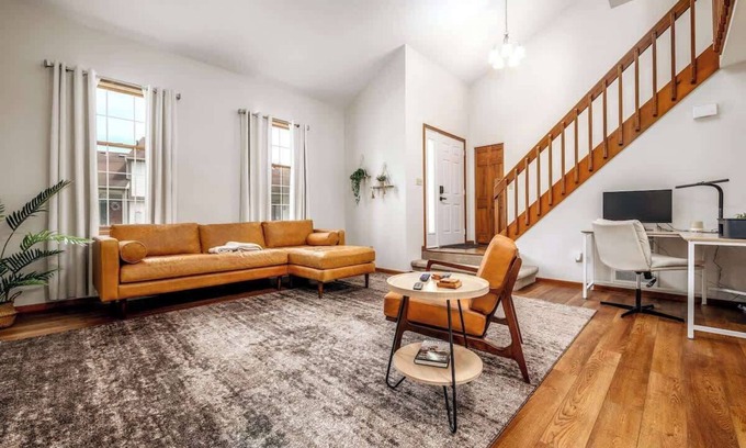 Fort Wayne House | Family Friendly 2 bedroom Condo Close to Fun