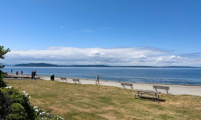 Fairmount Park House | Family-friendly 2 bed home with yard in West Seattle