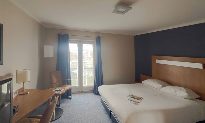 Made Hotel | Family-Friendly 2 Units w/Dining, Local Landmarks & Stunning Outdoors