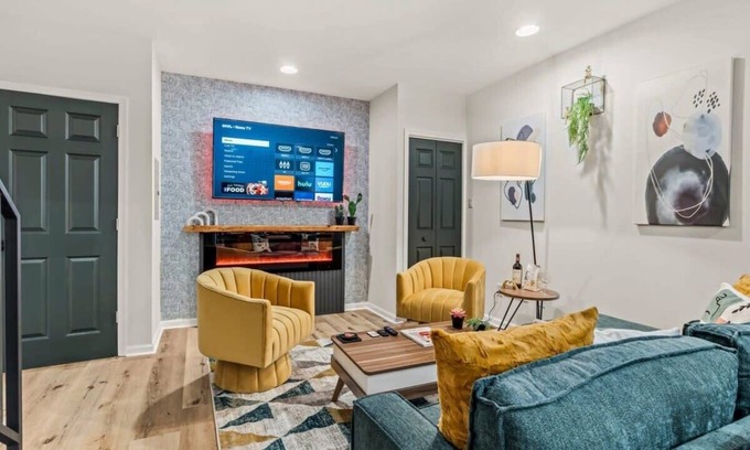 Old City Condo | Family-friendly 2BR Condo with Free Parking!