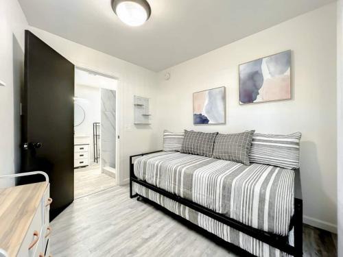Wadeview Park House | Family-friendly 2br Wi-fi Pets Near Disney
