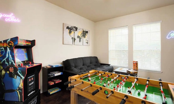 San Antonio House | Family friendly 3-bedroom home in premium location!