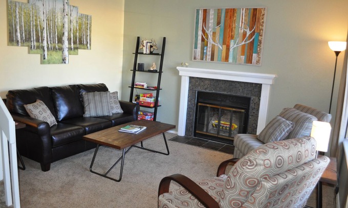 Louisville House | Family-Friendly 3 BR House - Short Walk to Downtown Louisville, Trails & Park