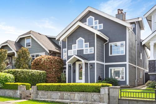 Hastings House | Family-Friendly 3BR Home