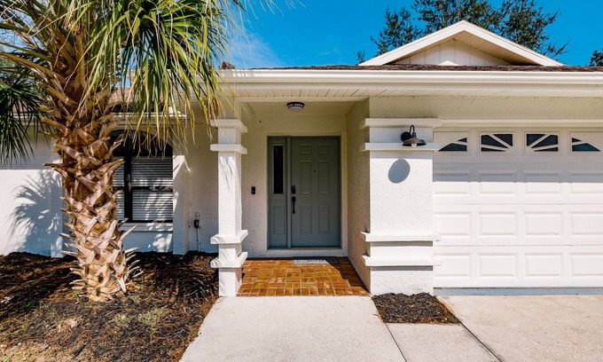 Fruitville House | Family friendly 4 bed 2 bath home in a peaceful neighborhood 15min to Siesta Key