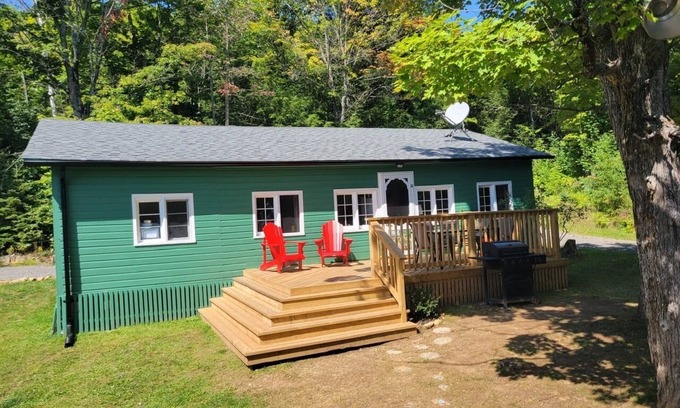 Limerick Cottage | Family Friendly 4-Bedroom Cottage on Steenburg Lake