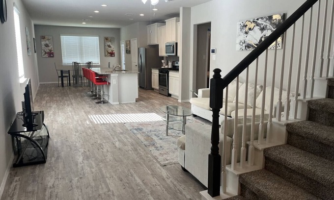 College Park House | Family-Friendly 4-Bedroom Home Near The Woodlands
