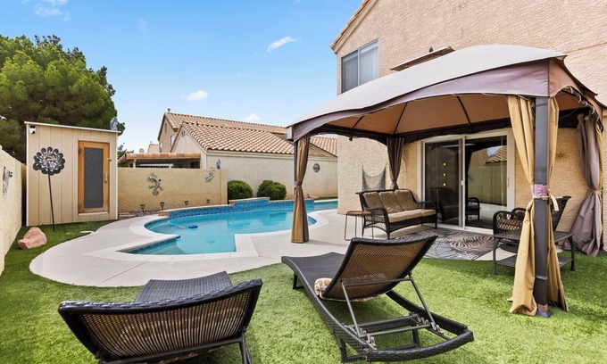 Las Vegas House | Family-Friendly 4BD Oasis w/Pool & Backyard/BBQ