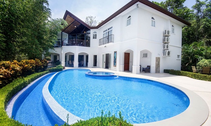 Herradura House | Family-Friendly 5 Bedroom House with Resort Access