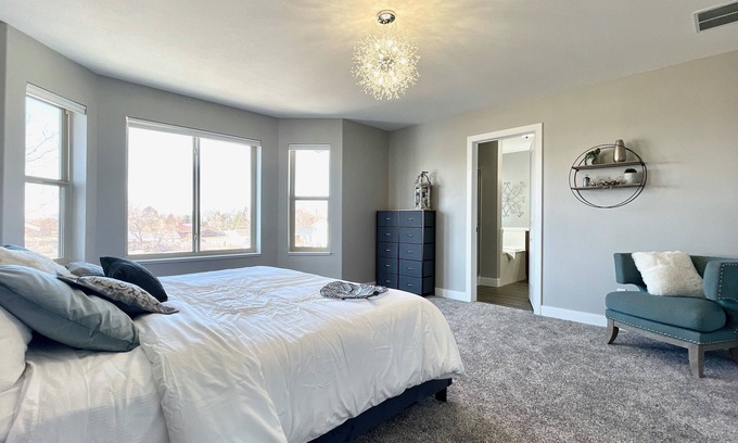 Smithfield House | Family friendly 7 bedroom 4.5 bath