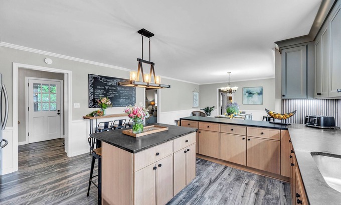 Jamestown House | Family Friendly 7 bedrooms, 4.5 baths with game room & deck