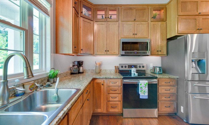 Abbeville House | Family-Friendly Abbeville Home w/Fire Pit & Games