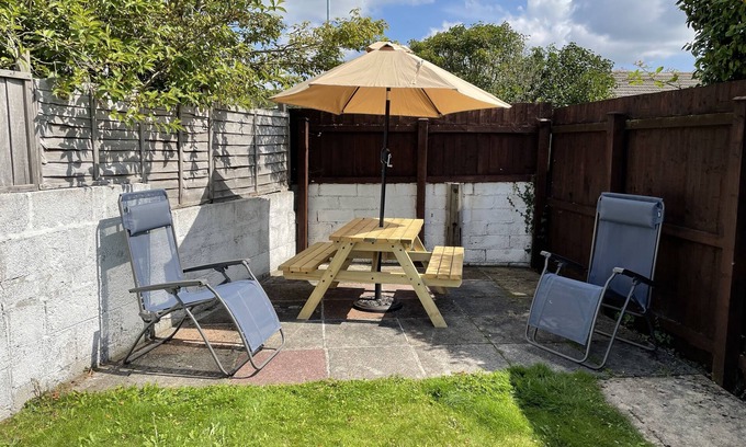 Illogan House | Family friendly accessible bungalow in quiet, rural location near the sea