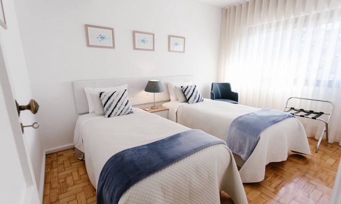 Oliveira do Castelo Apartment | Family-friendly apartment in city center with parking, wifi, air cond.