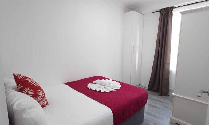 King's Cross Apartment | Family Friendly Apartment Next to Eurostar Star 1