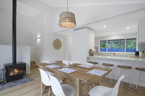Macmasters Beach House | Family Friendly Beach House - 5mins walk to the beach