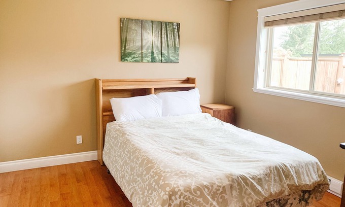 Regional District of Nanaimo House | Family friendly basement suite