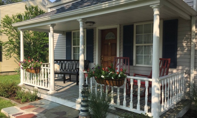 Saybrook Manor Cottage | Family Friendly, Beach Themed Cottage - Chalker Beach