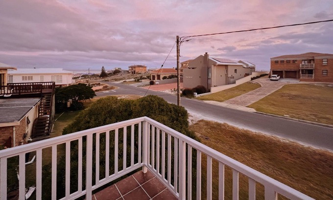 Struisbaai Other | Family friendly Beach House - 5 mins from Beach!