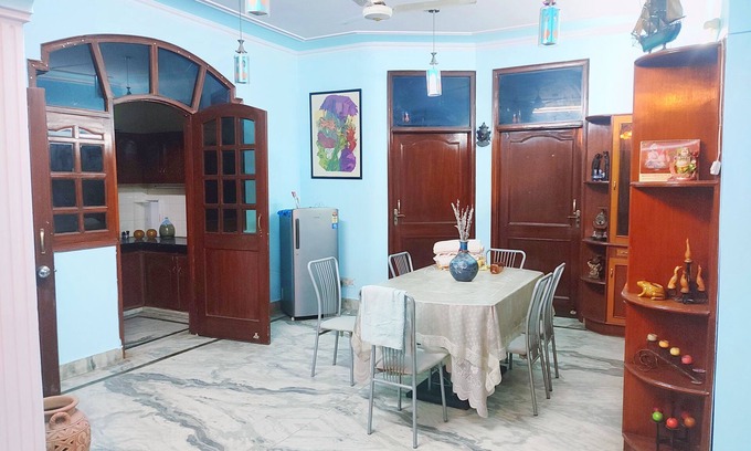 Preet Vihar Bed & Breakfast | Family-Friendly Bliss with Easy Train Access and Market Delights.