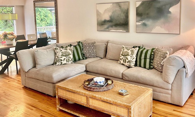 Edgemont House | Family friendly home in Edgemont Village North Vancouver-Mountain View’s