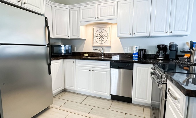 Stanley Bridge Condo | Family friendly two bedroom king villa with washer/dryer