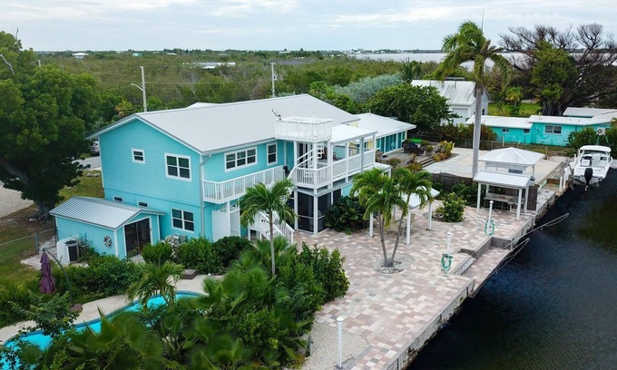 Whispering Pines House | Family friendly canal home,150 ft dock, easy access to Atl & Gulf