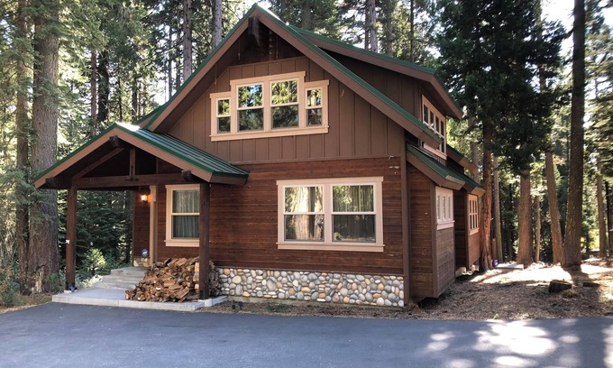Emigrant Gap Cabin | Family-friendly Cabin in the Sierra Nevada