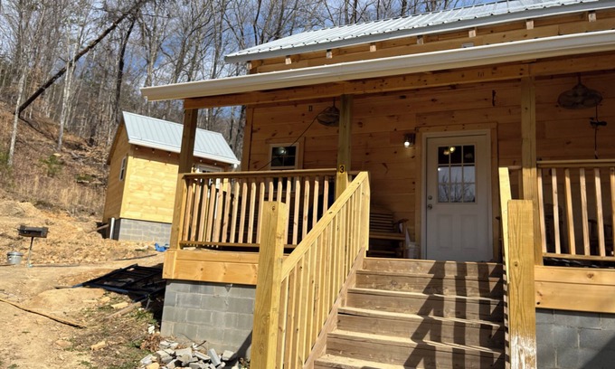 Rogersville Cabin | Family-friendly cabin on 180 acre Clinch Mountain getaway near Rogersville, TN.