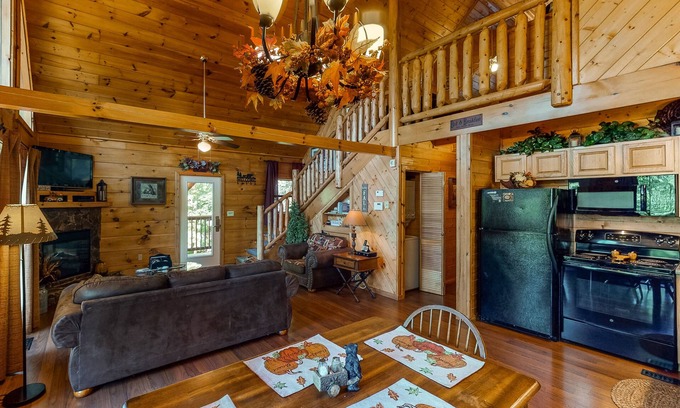 Caton Cabin | Family-friendly cabin with a private hot tub, loft, and pool table