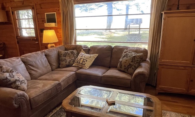 New Lisbon Cabin | Family friendly cabin near Castle Rock Lake