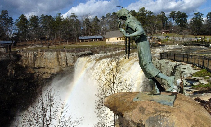 Gadsden Cabin | Family Friendly Cabin a short walk away from Noccalula Falls