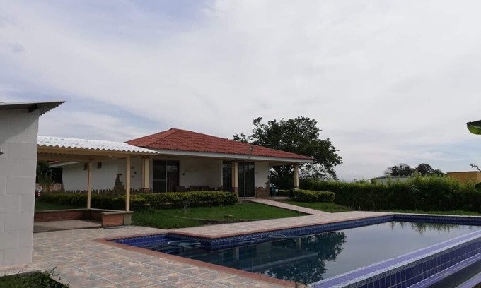 Armenia Ski Chalet | Family friendly Chalet with swimming pool near "Parque del Cafe"