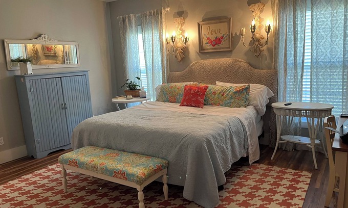 Cassville House | Family-friendly close to SDC, Branson, Eureka Springs, Table Rock, Roaring River