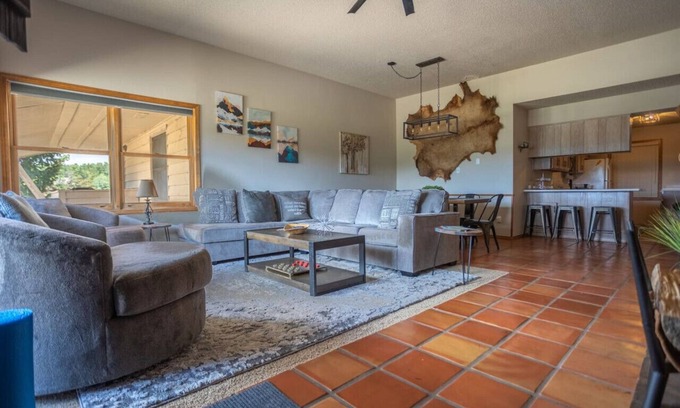Angel Fire Condo | Family-Friendly Condo-1 Minute Walk to AF Lifts, Equipment Rental, Restaurants