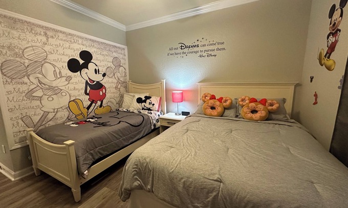 Four Corners Condo | Family friendly condo, super close to theme parks and restaurants