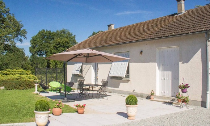 Mazirat Cottage | Family-Friendly Cottage with Garden, Near Thermal Baths and Lake Activities in Auvergne