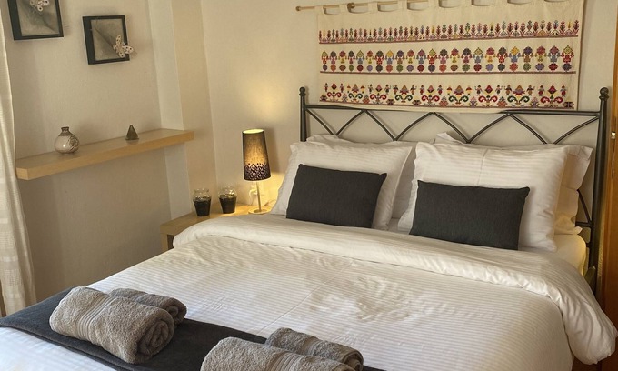 Elati House | Family-friendly countryhouse with panoramic view of Elati and Pindos mountains.